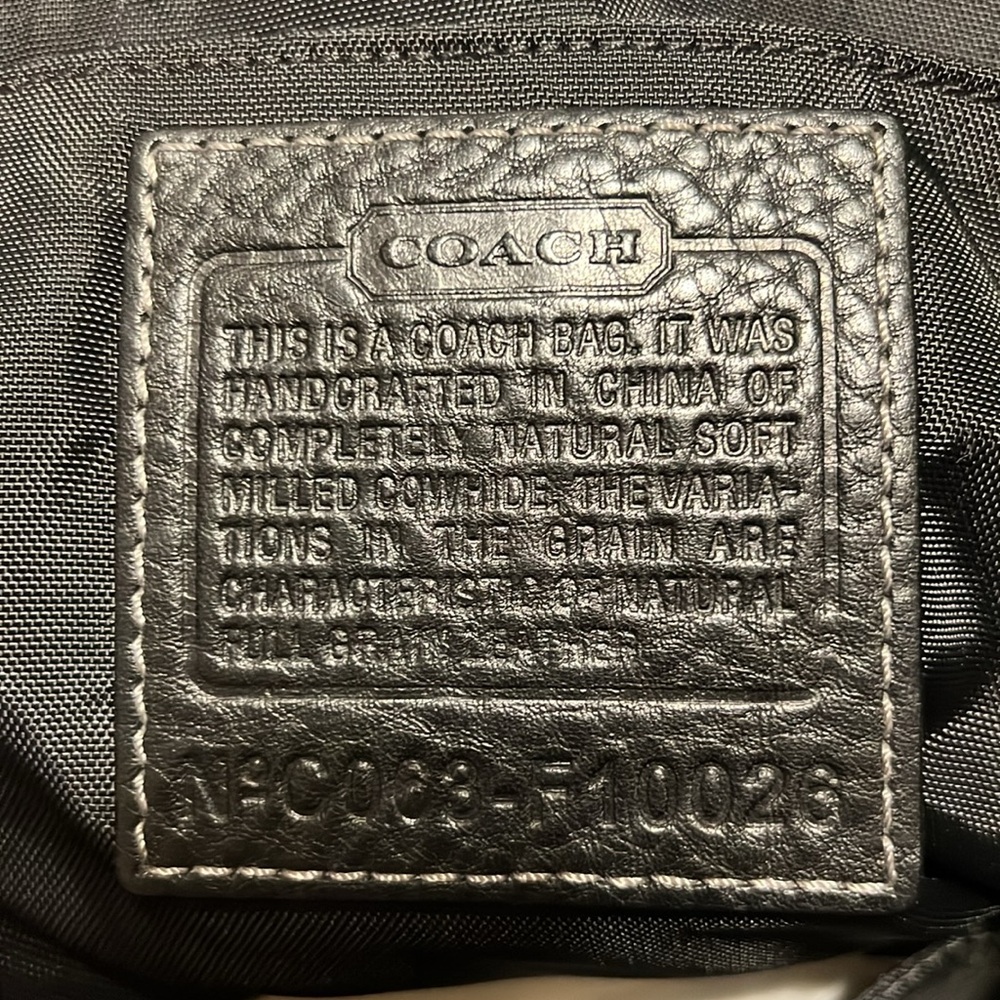 Hermosa bolsa es grande  tiene mucho espacio y lista para ti - Picture 3 of 7